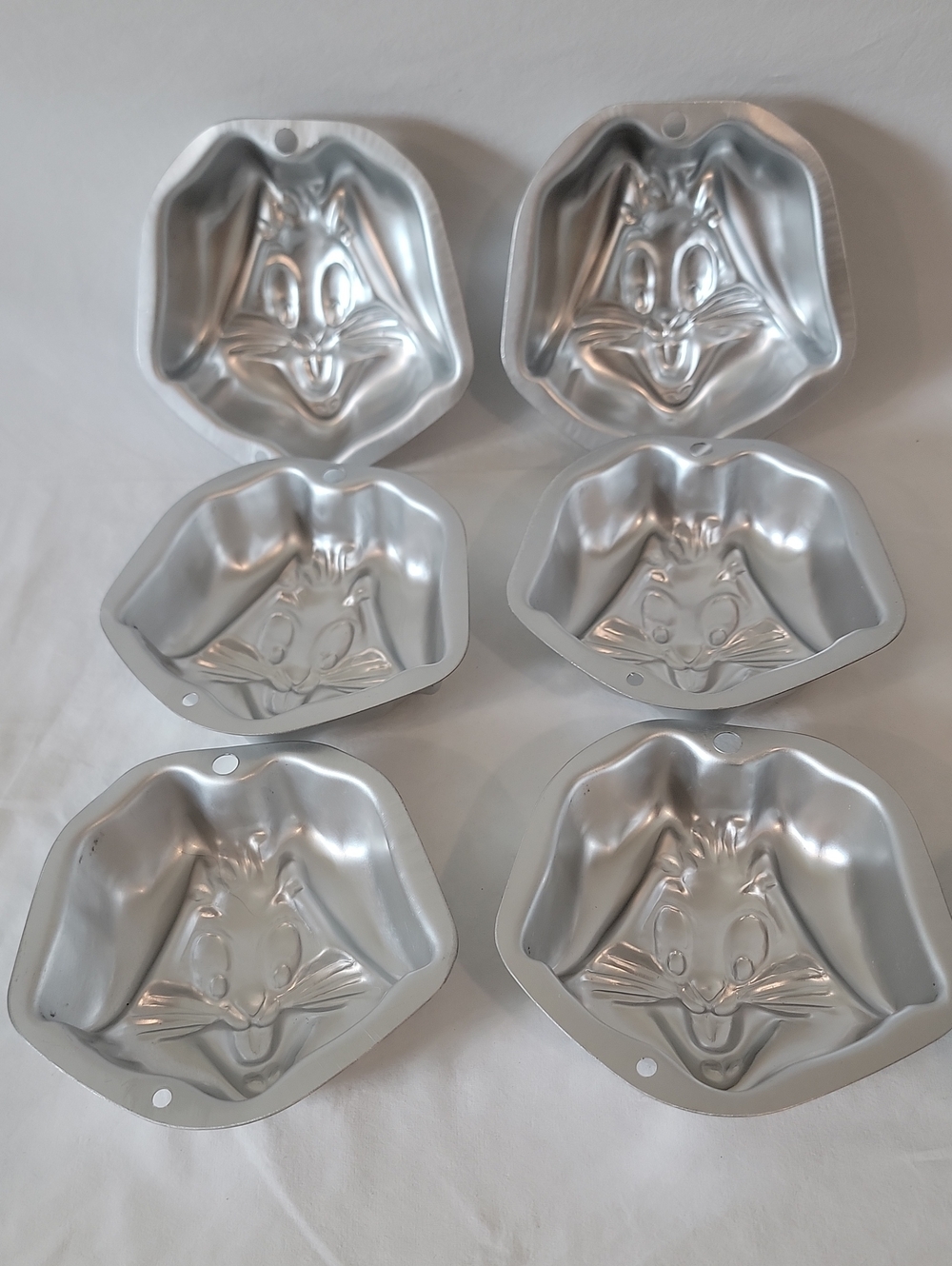 Bugs Bunny Singles Bake, Cake Pans QTY of 6